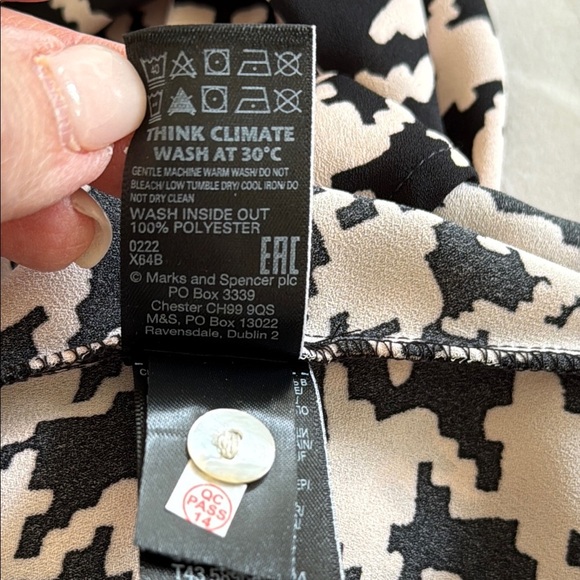 Marks & Spencer Black and Cream Houndstooth Graphic Blouse - Picture 12 of 12